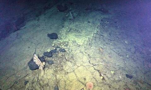 Μυστήριο στον βυθό του Ειρηνικού ωκεανού - Ανακαλύφθηκε λιθόστρωτος δρόμος; (video)