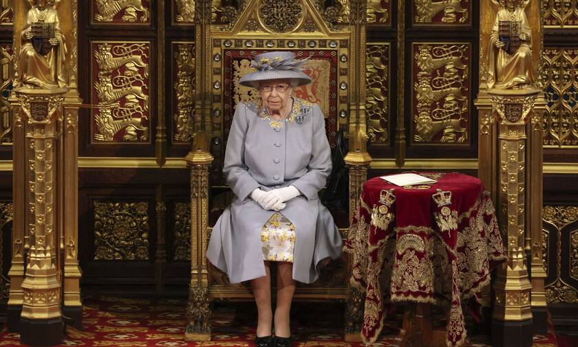 Βασίλισσα Ελισάβετ: Απούσα από τη Βουλή των Λόρδων – Ποιος την αντικατέστησε