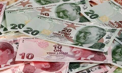 Νέα βουτιά για την τουρκική λίρα ενώ ο πληθωρισμός ξεπερνάει το 70%