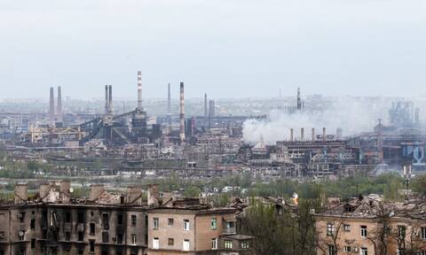 Πόλεμος στην Ουκρανία: Τουλάχιστον 260 στρατιωτικοί εγκατέλειψαν το εργοστάσιο Αζοφστάλ