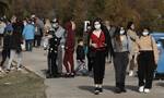 Κορονοϊός: Ημέρα αποφάσεων για τις μάσκες – Πού θα παραμείνει η υποχρεωτική η χρήση τους