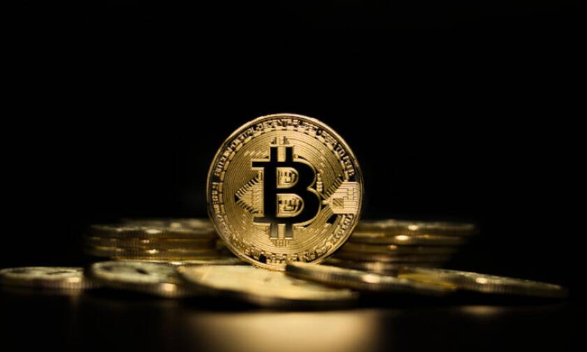 Στα 28.000  δολάρια υποχωρεί το Bitcoin