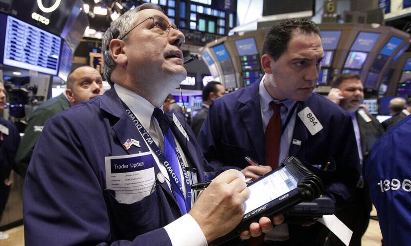 Ανήσυχοι οι επενδυτές για ενδεχόμενη ύφεση – Πώς έκαναν φτερά 1,5 τρισ. δολ. από τη Wall Street