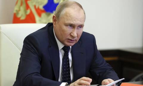 Πούτιν: Η Ρωσία δέχεται κυβερνοεπιθέσεις από ξένες «κρατικές δομές»
