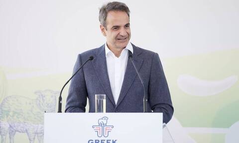 PM Mitsotakis meets in Volos with eight mayors, during a tour of Magnisia prefecture