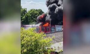 Συναγερμός στο Λονδίνο: Τεράστια έκρηξη σε γκαράζ λεωφορείων