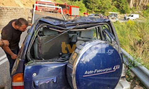 Ευρυτανία: Αυτοκίνητο με τρεις επιβάτες έπεσε σε γκρεμό - Ένας νεκρός