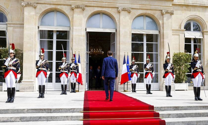 Σκάνδαλο πλήττει τη νέα κυβέρνηση Μακρόν στη Γαλλία
