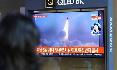 Με βαλλιστικούς πυραύλους «απάντησε» η Βόρεια Κορέα στην επίσκεψη Μπάιντεν στη Σεούλ