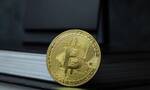 Bitcoin: «Μάχη» να κρατηθεί κοντά στα 30.000 δολάρια