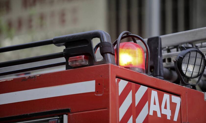 Ρέθυμνο: Στις φλόγες τυλίχτηκαν πέντε αυτοκίνητα στο κέντρο της πόλης
