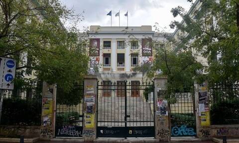 Καταδρομική επίθεση σε τράπεζα στο κέντρο της Αθήνας με ορμητήριο την ΑΣΟΕΕ