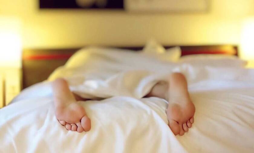Τρομερό κόλπο: Έτσι θα σε πάρει ο ύπνος σε μόλις 2 λεπτά