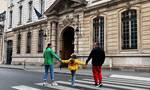 Βόλτες και παιχνίδια με την κόρη τους στο Παρίσι για Ρέμο - Μπόσνιακ