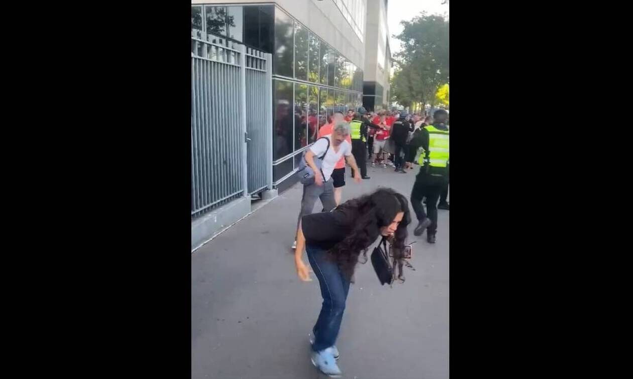 Τελικός Champions League: Συγκλονιστικό βίντεο - Κοριτσάκι κλαίει από τα δακρυγόνα