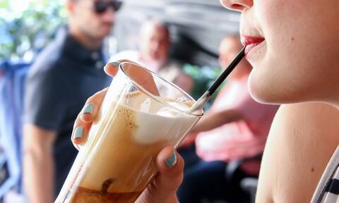 Έρευνα: Αν πίνετε καφέ κινδυνεύετε λιγότερο από πρόωρο θάνατο