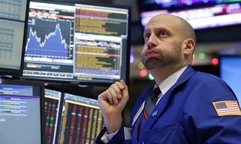 Πιέσεις στη Wall Street λόγω πληθωρισμού - Νέα πτώση στους δείκτες