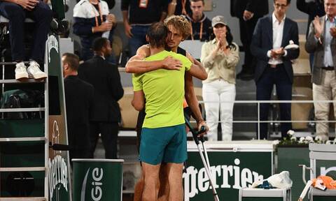 Roland Garros: Ο «σκληρός» τραυματισμός του Ζβέρεφ – «Ήταν δύσκολο να τον βλέπω να κλαίει» (vids)