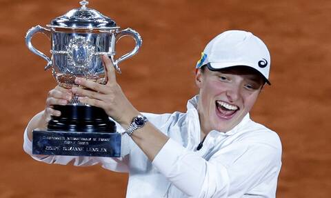 H Ίγκα Σβίατεκ κέρδισε το Roland Garros! Της έδωσε προσωπικά συγχαρητήρια ο Ρόμπερτ Λεβαντόφσκι
