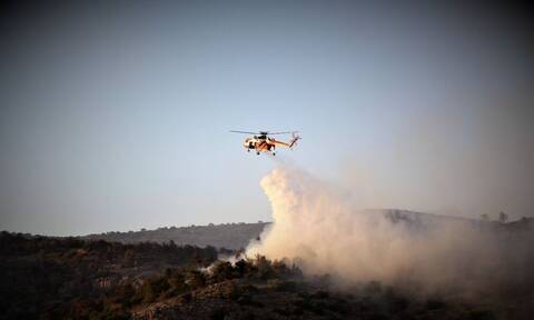 Φωτιά τώρα: Καλύτερη η εικόνα από την πυρκαγιά στην Περαχώρα Κορινθίας