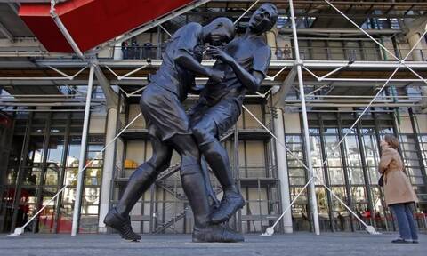 Παγκόσμιο Κύπελλο 2022: Το άγαλμα της διάσημης κουτουλιάς του Ζιντάν στον Ματεράτσι πάει Μουντιάλ!