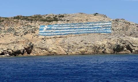Τούρκος απόστρατος: «Να κατέβουν οι ελληνικές σημαίες από Οινούσσες, Ψέριμο και άλλα νησιά»