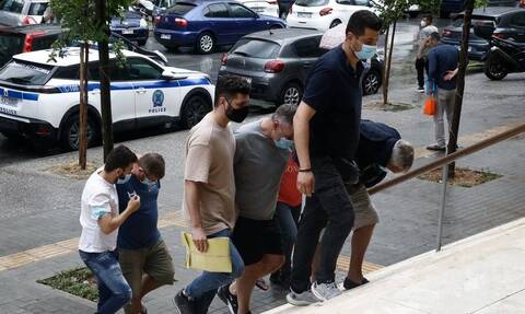 Θεσσαλονίκη: Προφυλακίστηκαν οι Άγγλοι για τα 300 κιλά κοκαΐνης –Δεν είπαν τίποτα στον ανακριτή