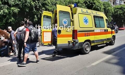 Θεσσαλονίκη: Αυτοκίνητο «καβάλησε» κράσπεδο και πέρασε στο αντίθετο ρεύμα - Μία τραυματίας