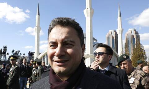 Σάλος από δηλώσεις Μπαμπατζάν: Έρχεται ολική χρεοκοπία για την Τουρκία - Η Ελλάδα σε καλύτερη θέση