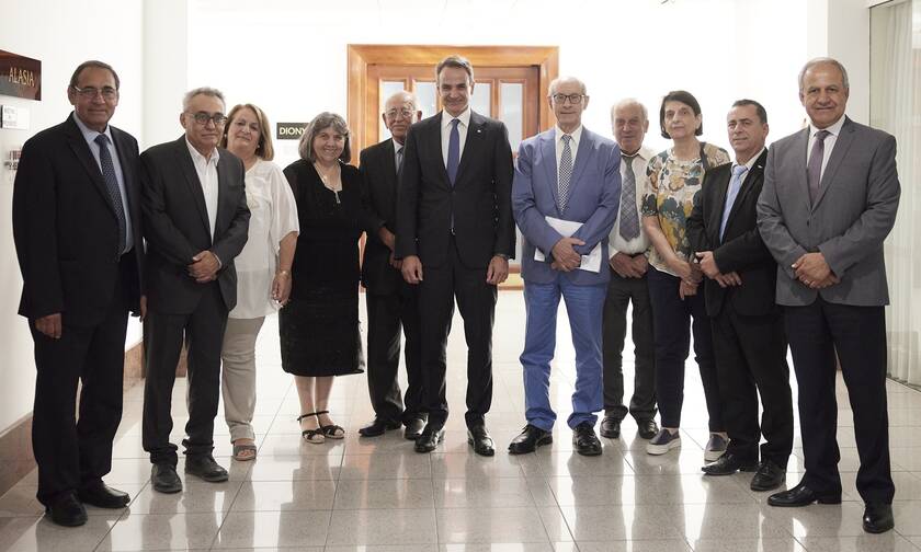 Συνάντηση Μητσοτάκη με εκπροσώπους της Επιτροπής Κατεχομένων Δήμων Κύπρου