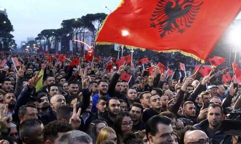 Ελεύθερη διακίνηση πολιτών στα σύνορα Κοσσόβου και Αλβανίας τα Σαββατοκύριακα
