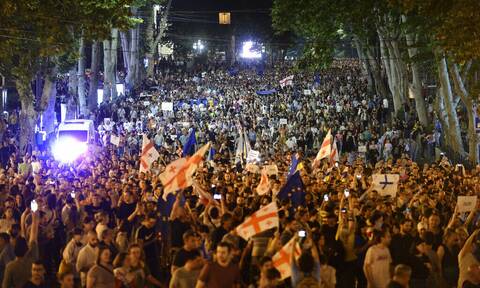 Γεωργία: Στους δρόμους χιλιάδες πολίτες - Διαδήλωσαν υπέρ της ένταξης της χώρας στην ΕΕ