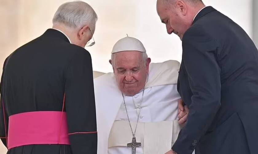 Βατικανό: Υποβασταζόμενος ο Πάπας Φραγκίσκος - Ενισχύονται οι φήμες για παραίτηση του