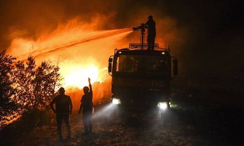 Τουρκία: Η πυρκαγιά στη Μαρμαρίδα καίει για τρίτη ημέρα - Χιλιάδες στρέμματα παραδόθηκαν στις φλόγες