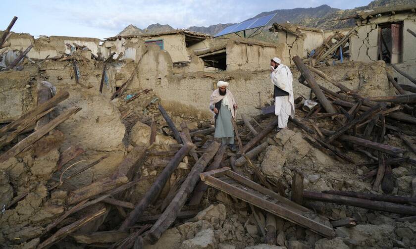 Περισσότεροι απο 1000 άνθρωποι σκοτώθηκαν στο σεισμό του Αφγανιστάν