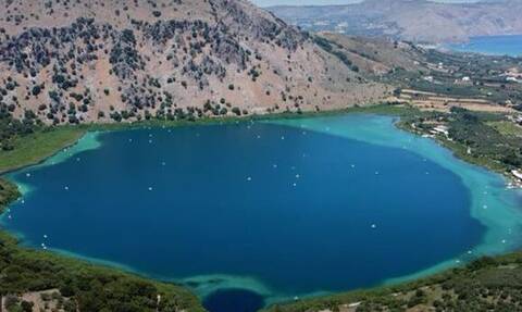 Λίμνη Κουρνά: Η μαγική λίμνη-καθρέφτης της Κρήτης!