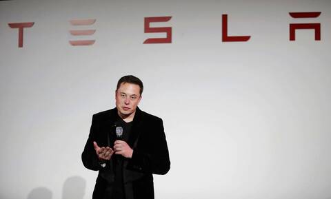 Έλον Μασκ: Μπαράζ απολύσεων, οργή και μηνύσεις στην Tesla - «Μιλάμε για γροθιά στο στομάχι»