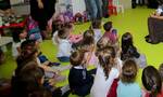 Drag Queens διαβάζουν παραμύθια σε παιδιά: Προσηλυτισμός και εμμονή με ανήλικα παιδιά