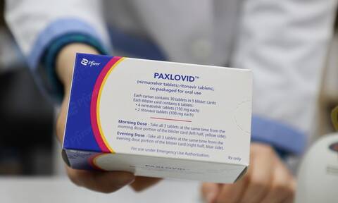 Κορονοϊός: Επανεμφανίστηκαν συμπτώματα και ιικό φορτίο μετά από θεραπεία με Paxlovid