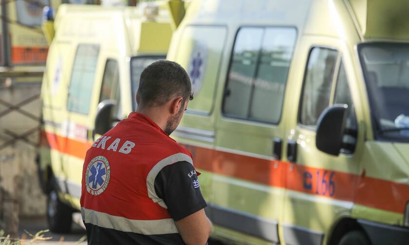 Tροχαίο με στρατιωτικό όχημα στη λεωφόρο Αθηνών - Ένας τραυματίας