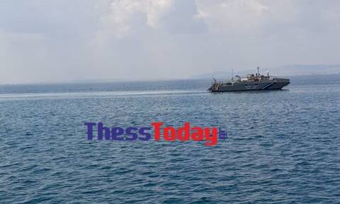 Τραγωδία στη Θεσσαλονίκη: ΙΧ έπεσε στη θάλασσα - Νεκροί οι δύο επιβαίνοντες