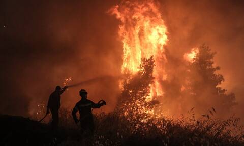 Φωτιά στην Εύβοια: Υπό μερικό έλεγχο η πυρκαγιά στο Αλιβέρι