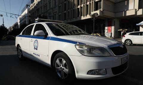Συναγερμός στη Θεσσαλονίκη: Άνδρας «μπούκαρε» με καραμπίνα σε αντιπροσωπεία αυτοκινήτων