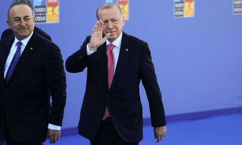 Σύνοδος ΝΑΤΟ: Τι πήρε κάτω από το τραπέζι ο Ερντογάν για να κάνει θεαματική κυβίστηση;