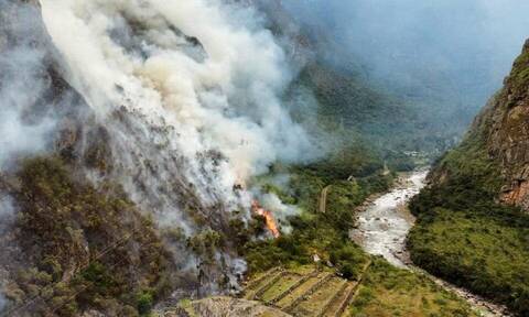 Περού: Πυρκαγιά απειλεί το μνημείο του Μάτσου Πίτσου (video)