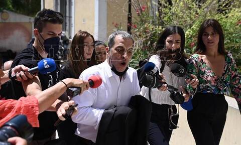 Θέμης Αδαμαντίδης: Ποινική δίωξη κατά του τραγουδιστή - Αφέθηκε ελεύθερος, δικάζεται τη Δευτέρα