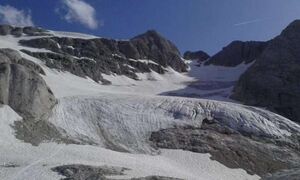 Ιταλία: Η τρομακτική στιγμή της αποκόλλησης του τεράστιου στρώματος πάγου - Συνολικά έξι οι νεκροί
