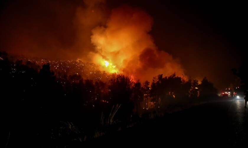Φωτιά τώρα: Νέο μήνυμα του 112 για προληπτική απομάκρυνση κατοίκων περιοχών της Ηλείας