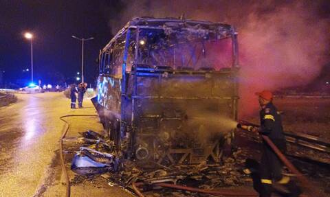Ηγουμενίτσα: Λεωφορείο τυλίχθηκε στις φλόγες – Σώθηκαν και οι 27 επιβάτες