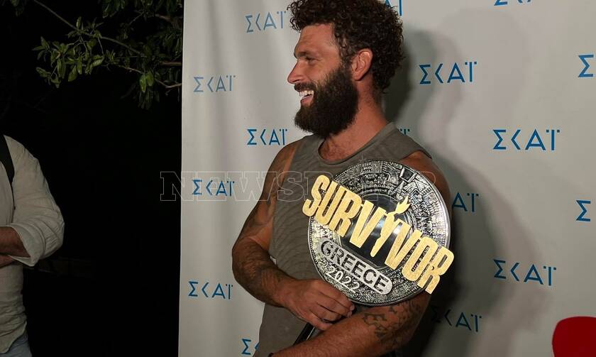 Survivor: Μεγάλος νικητής του τελικού ο Στάθης Σχίζας  - Σήκωσε την «κούπα» και κέρδισε 100.000 ευρώ